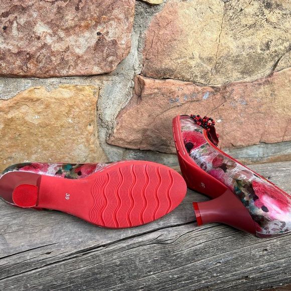 SOCOFY Red Floral Beaded Pumps with Louis Heel Rubber Sole, Size EU 39, US 8M - Picture 9 of 9